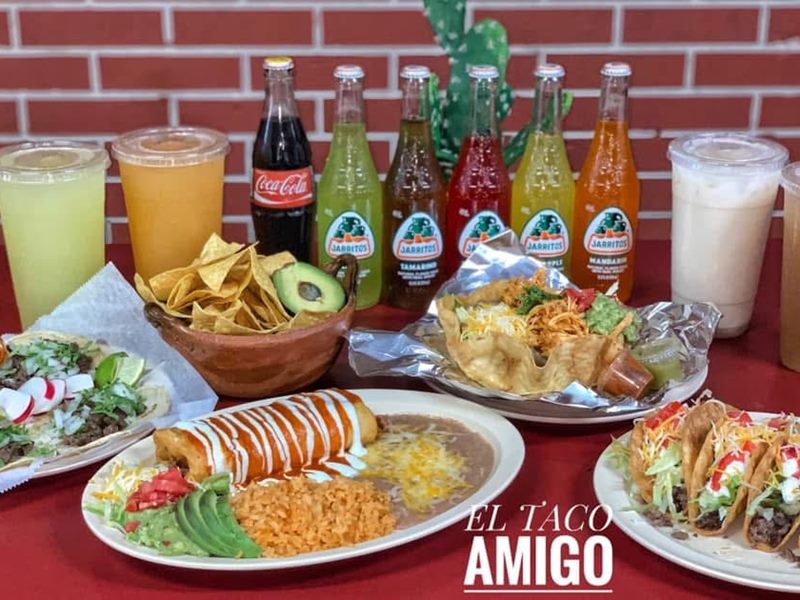 El Taco Amigo food