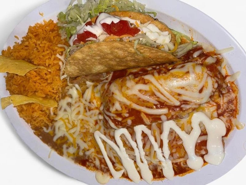 El Taco Amigo food